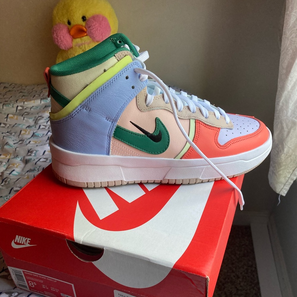 Womens Nike Dunk High Up size 8.5
